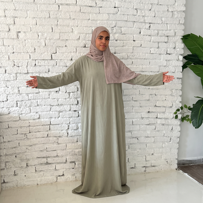 فستان بيزك طويل بأكمام طويلة