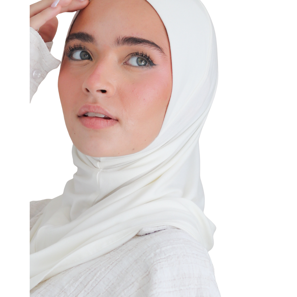 حجاب قطن قطعة واحدة لون أوف وايت ALTOBEH - ملمس طبيعي بارد وثبات فائق.